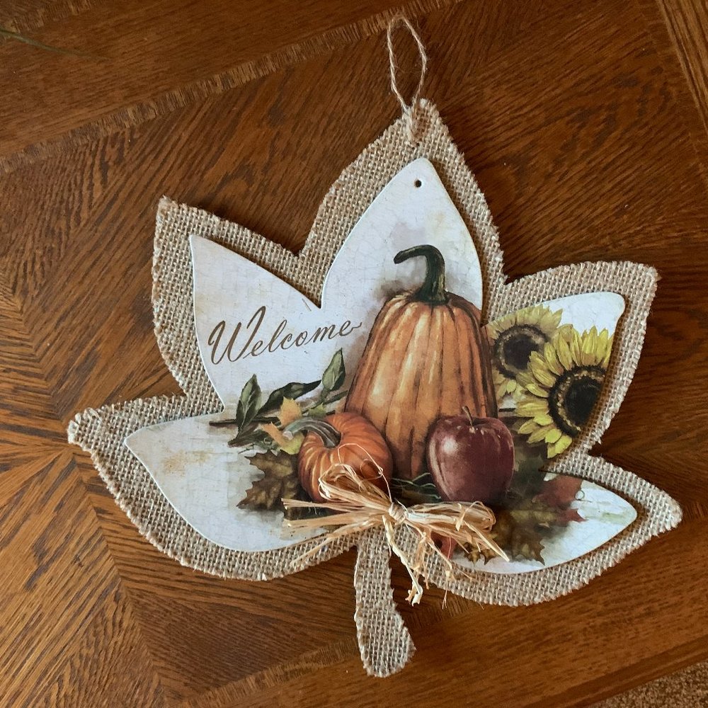 Welcome Fall leaf wall sign